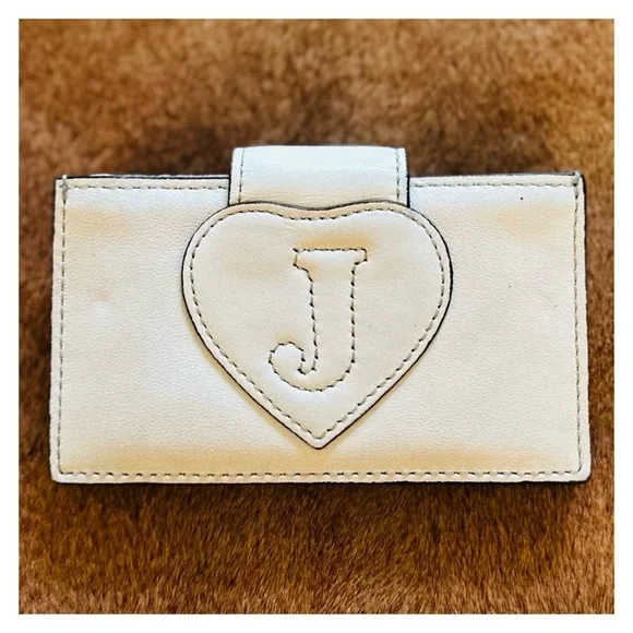 Vintage Juicy Couture White Leather Accordion Wallet with Heart and Crown Charms - Picture 2 of 8